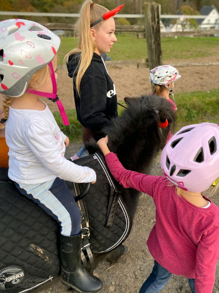 Ponyreiten für Kinder 1-6 Jahre in Kürten