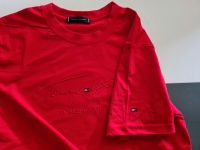 Schönes T-shirt Tommy Hilfiger NEU! Herren Größe L rot Stick Logo Hessen - Gelnhausen Vorschau