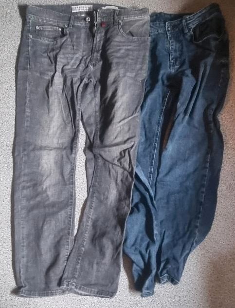 2 Jeans in 33/30 in Dreieich