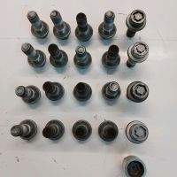 Radschrauben  M 14 x 1,5 x 28,5 cm - Mercedes / 20 Stück Nordrhein-Westfalen - Langenfeld Vorschau