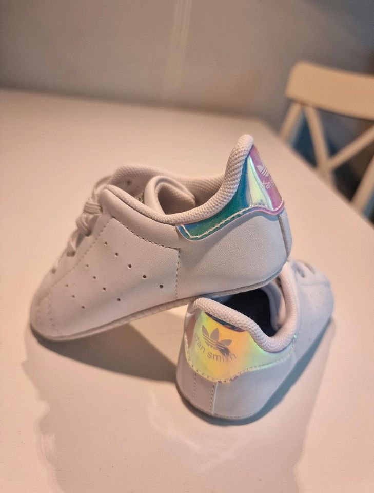 Adidas Baby / Kinderschuh in weiß größe 21 in Köln