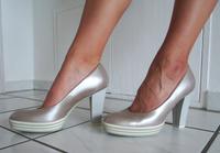 HOGAN Premium Pumps Schuhe 40 Leder Farbe perle sgt Zst NP 320€ Hessen - Trebur Vorschau