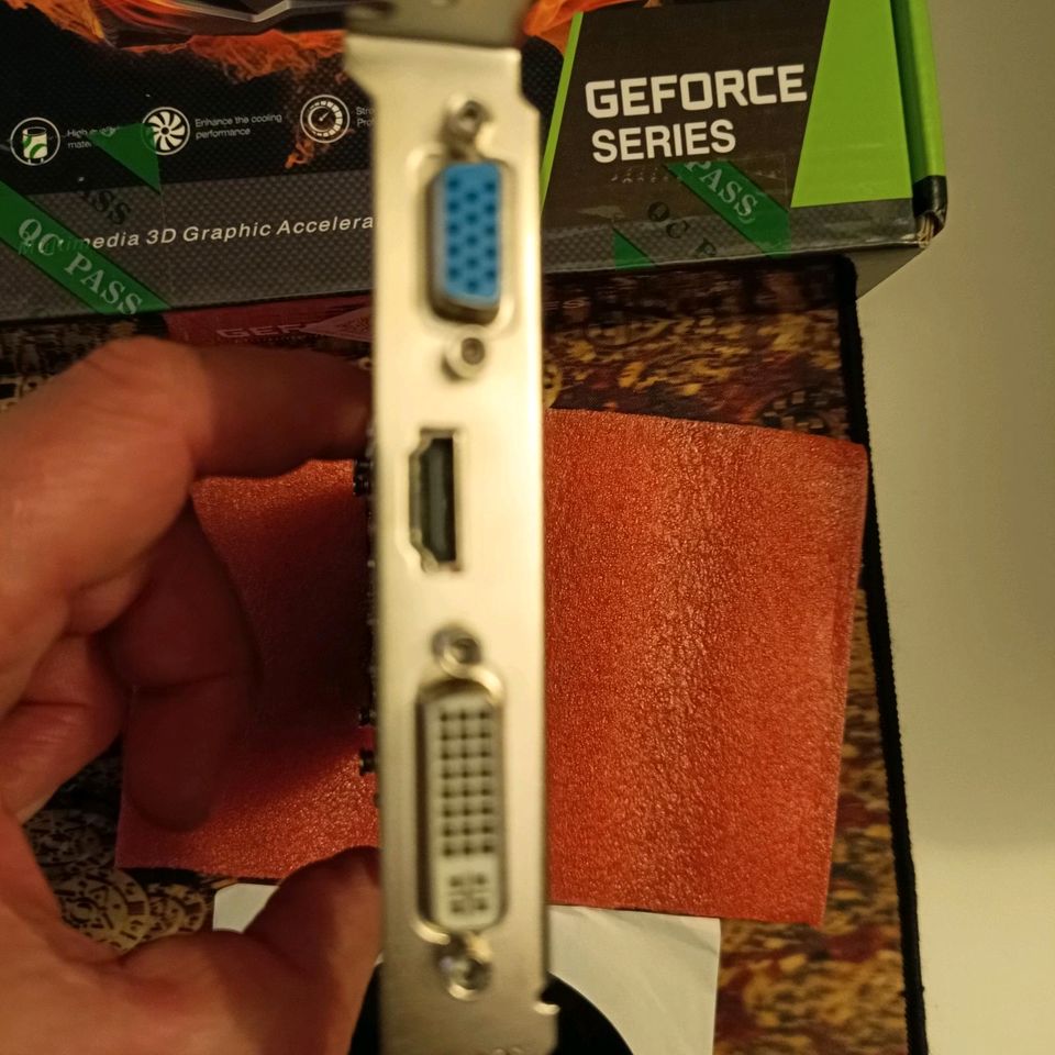 PCi - E  GeForce- GT  730 Grafikkarte 2GB in Kleinwolmsdorf (Arnsdorf)