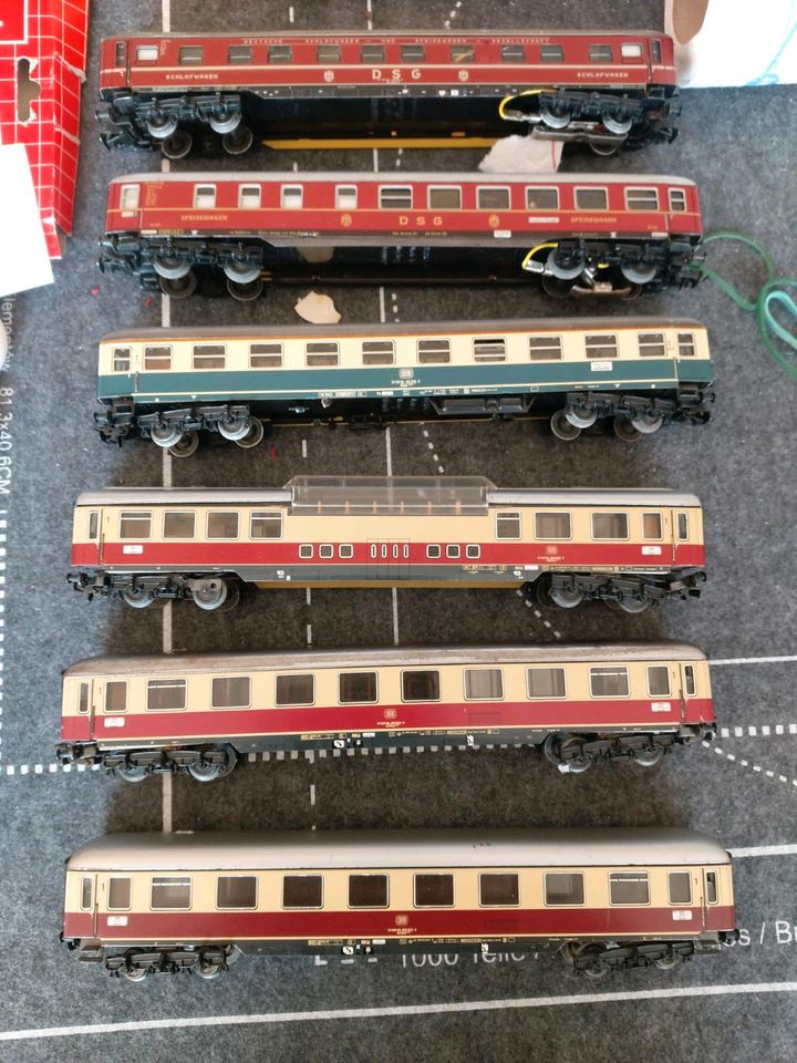 25× Märklin Personenwagen in Laatzen