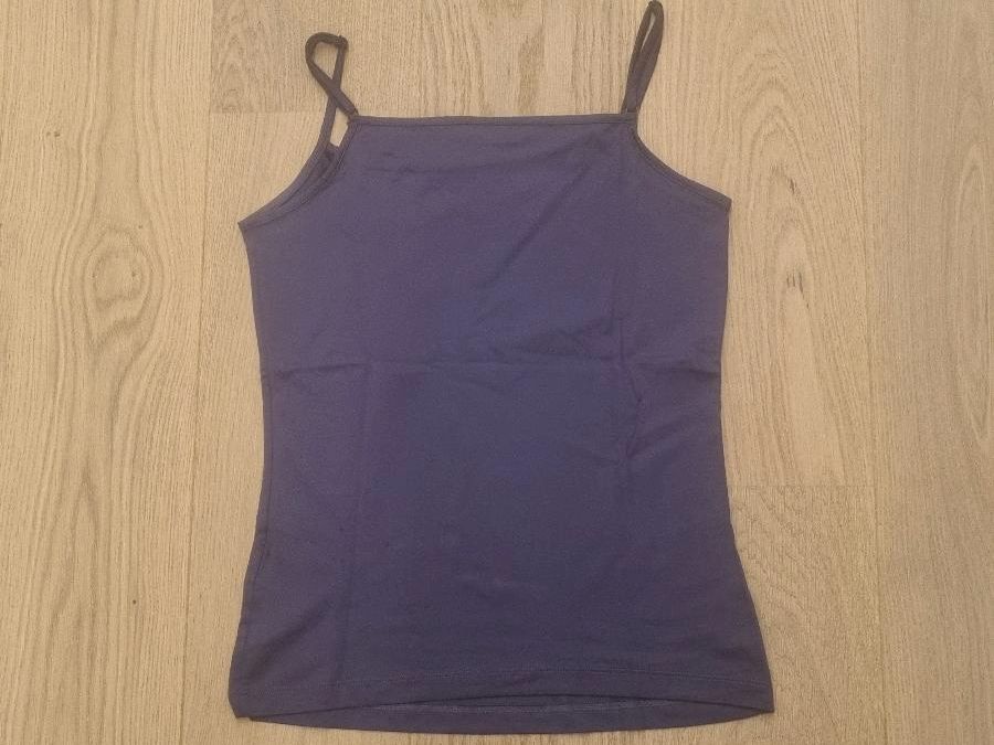 2 Trägershirts lila/aubergine Größe M von MEXX in Warthausen