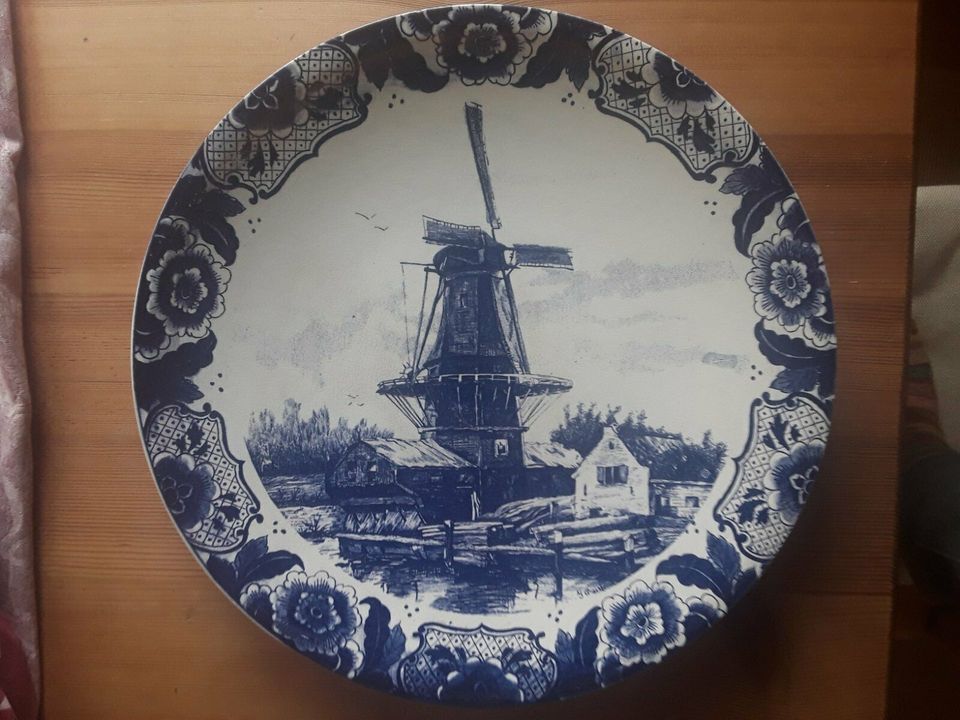 Delft blue Wandteller Motiv Mühle ca 39 cm in Wetzlar