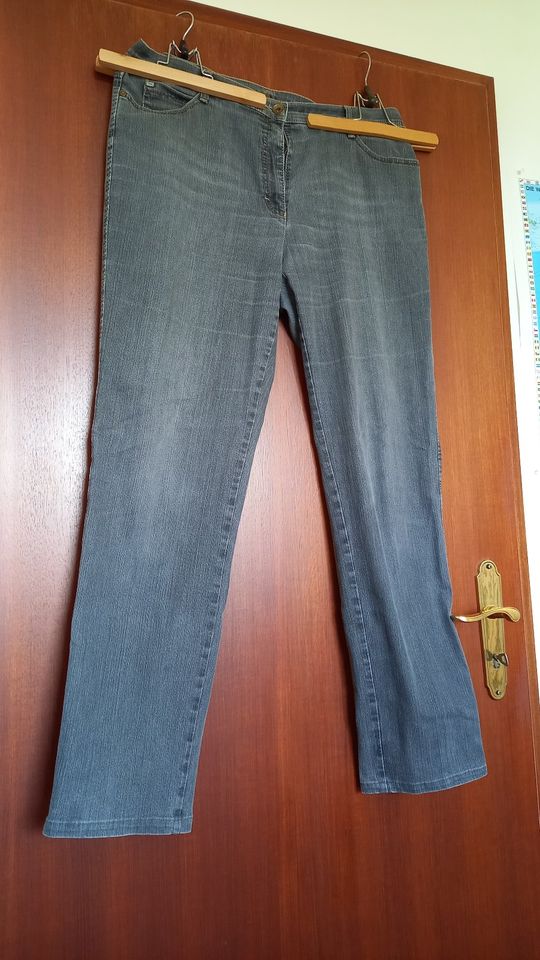 Brax Carola Jeans schwarz/grau 46 in Hamburg