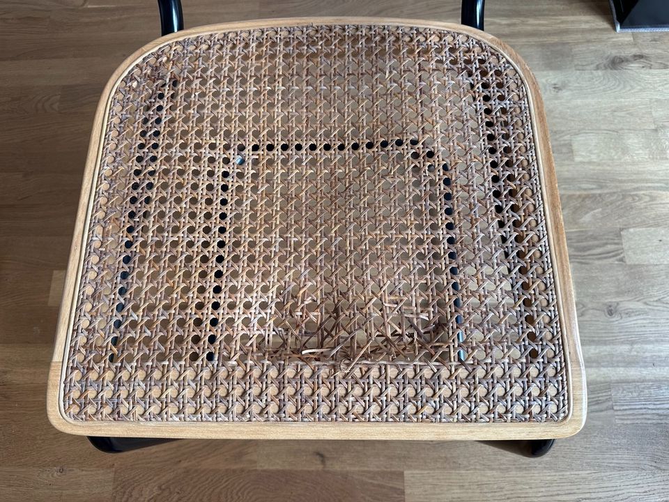 THONET 97 STUHL FREI SCHWINGER SCHWARZ STAHL ROHR  KORB GEFLECHT in Düsseldorf