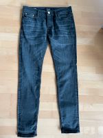 Jack & Jones Jeans Liam Skinny schwarz, Gr. 31/32, Topzustand Nordrhein-Westfalen - Kreuztal Vorschau