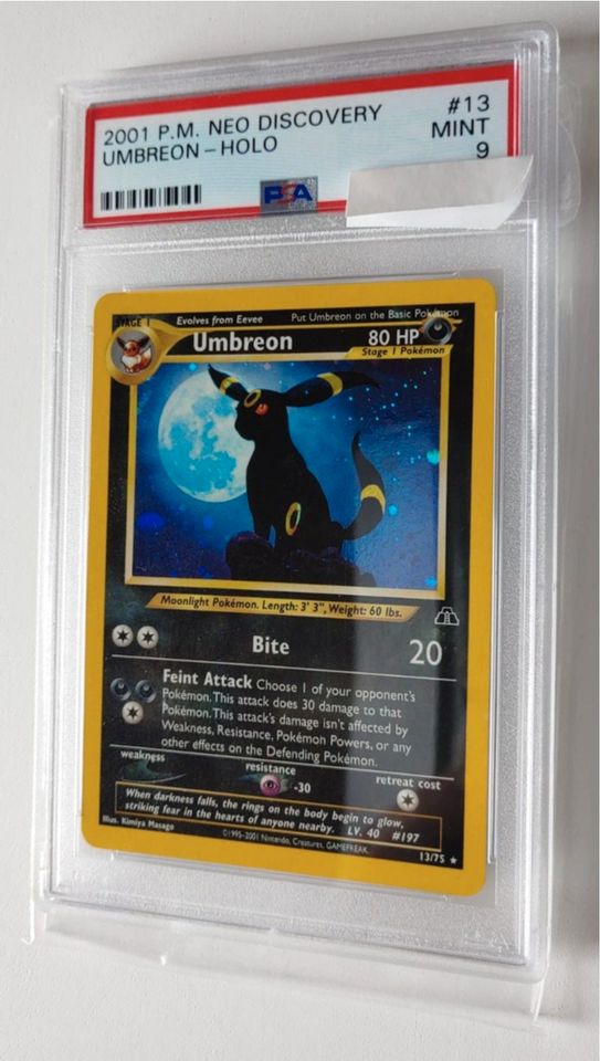 PSA 9 Umbreon Holo 2001 Neo Discovery Unlimited Pokemon Card in Schlangenbad