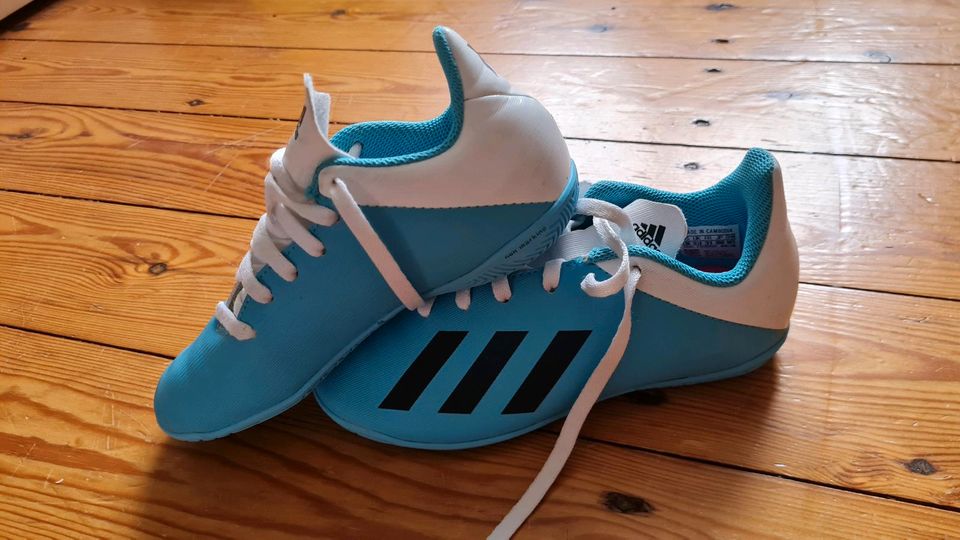 Fußballschuhe Adidas Größe 31 in Berlin