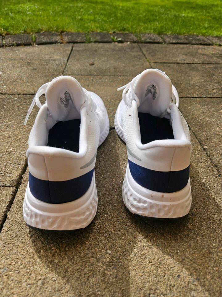 Nike Schuhe weiß blau wie neu *Gr. 42* in München