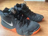 Nike Kyrie 4 Schwarz Metallic Silber 44,5 Hessen - Bickenbach Vorschau