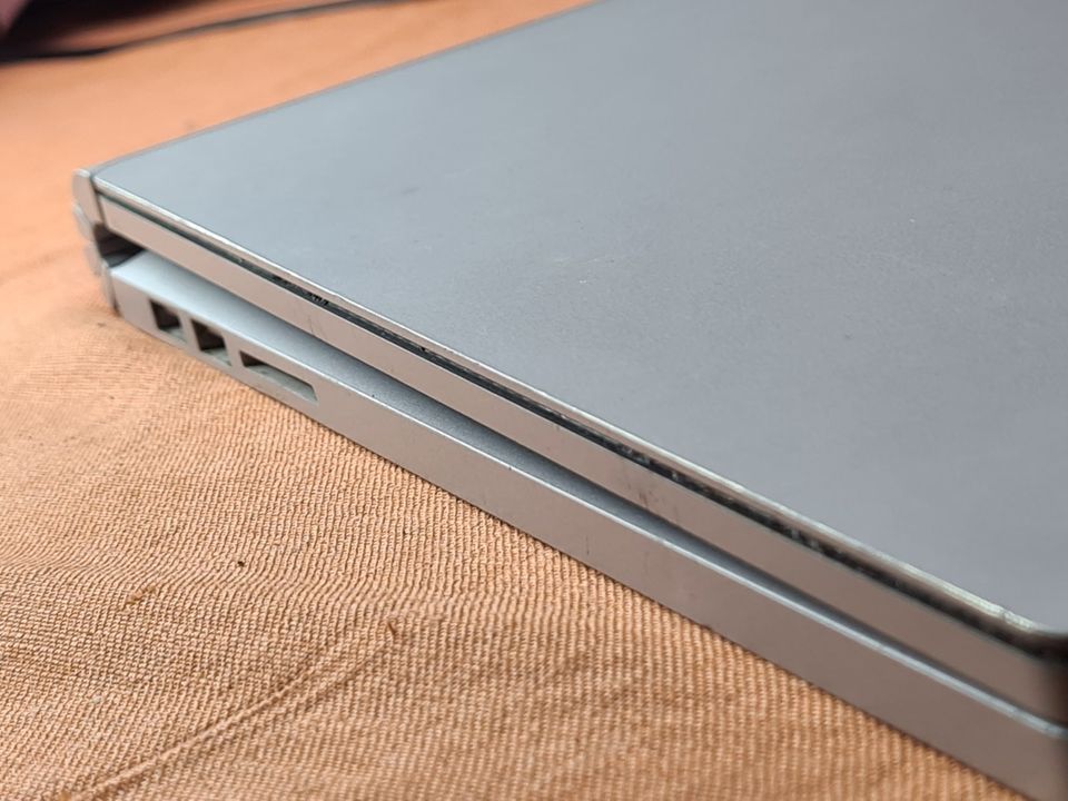 Microsoft Surface Book 2 13,5" Intel Core i7 8 GB silber in Lörrach