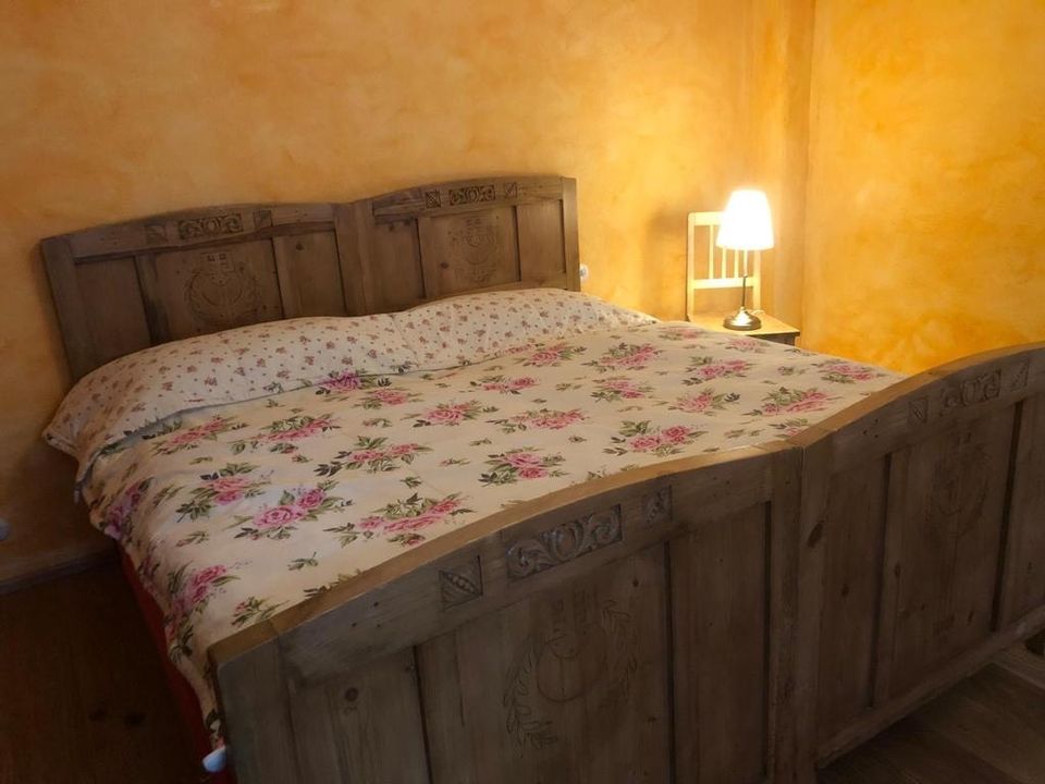 Antikes Bauernbett Doppelbett in Donaustauf