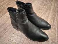 5th Avenue Boots 41 Leder schwarz Nieten Stiefelette Brandenburg - Dallgow Vorschau