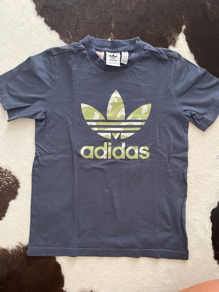 Adidas T-Shirt in Rodgau
