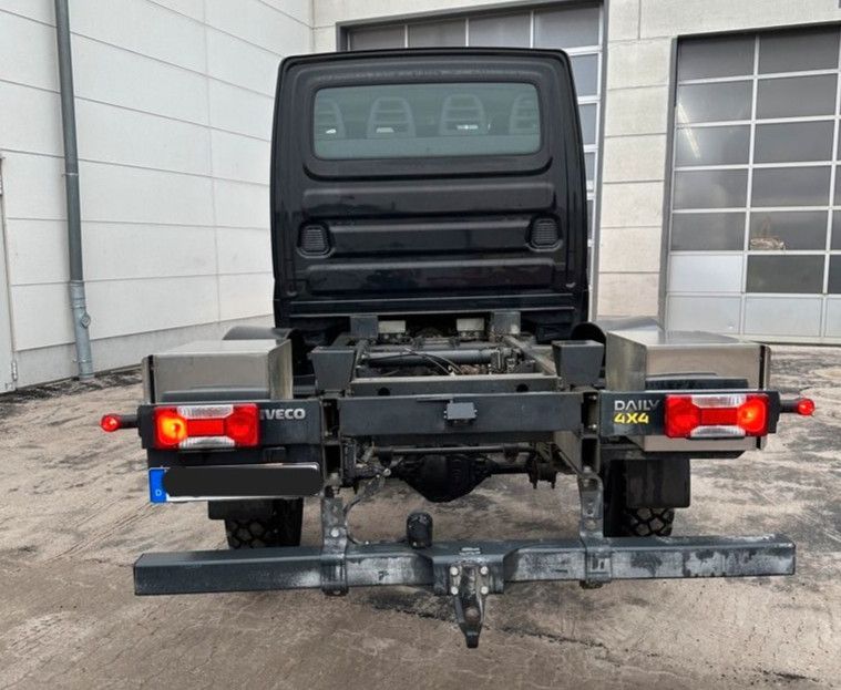 Iveco Daily 4x4 - Fahrgestell / Doka / SCAM-Fahrwerk in Eggenstein-Leopoldshafen