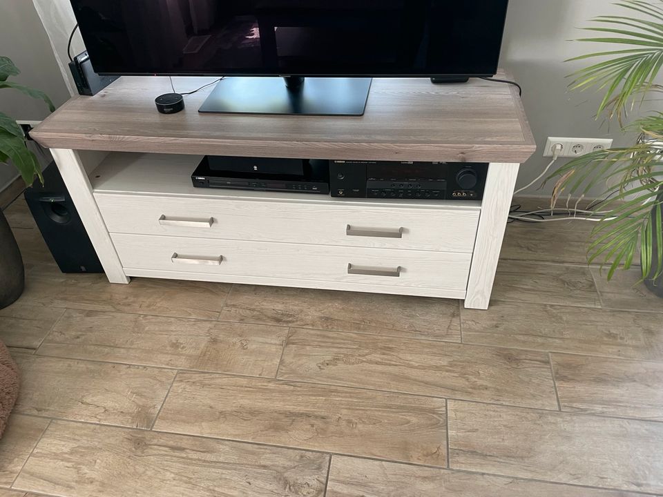 Esstisch / Couchtisch / Highboard / Sideboard/ TV Schrank in Halle (Westfalen)