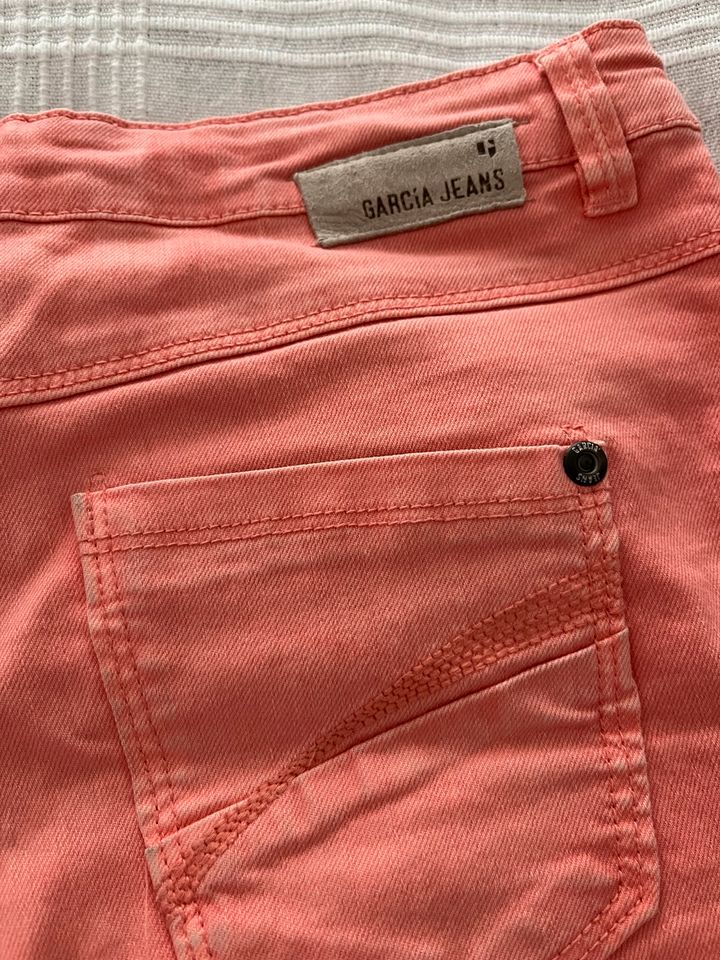 Garcia jeans Mädchen kurzehose Gr.170 kaum getragen in Erlangen