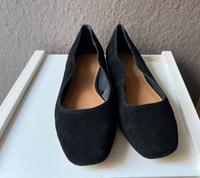 Ballerinas Lasocki schwarz aus Wildleder Gr. 39 Hessen - Friedberg (Hessen) Vorschau