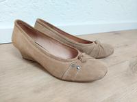 Braune Wildleder Velour Trachten Pumps von Queen’s, Gr. 38 Bayern - Ergoldsbach Vorschau
