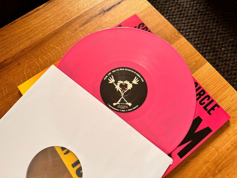 Rare Vinyl: Pearl Jam Spin the Black Circle Promo in Dieburg
