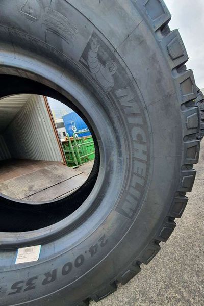 Reifen 24.00R35 XTRA LOAD GRIP B ***  E4 MICHELIN Muldenkipper in Krefeld