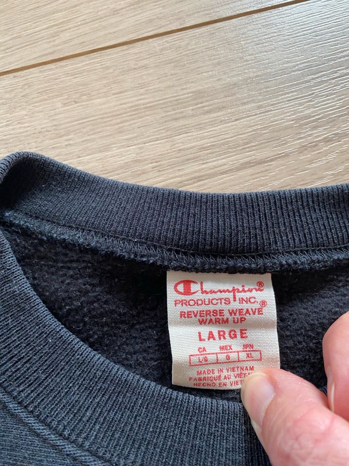 Champion Sweatshirt Gr. L in Freinsheim