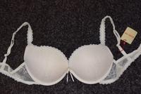 BH 85C push up neu beige ,,edc by esprit"  Es ist ein tierfreier Bayern - Hof (Saale) Vorschau