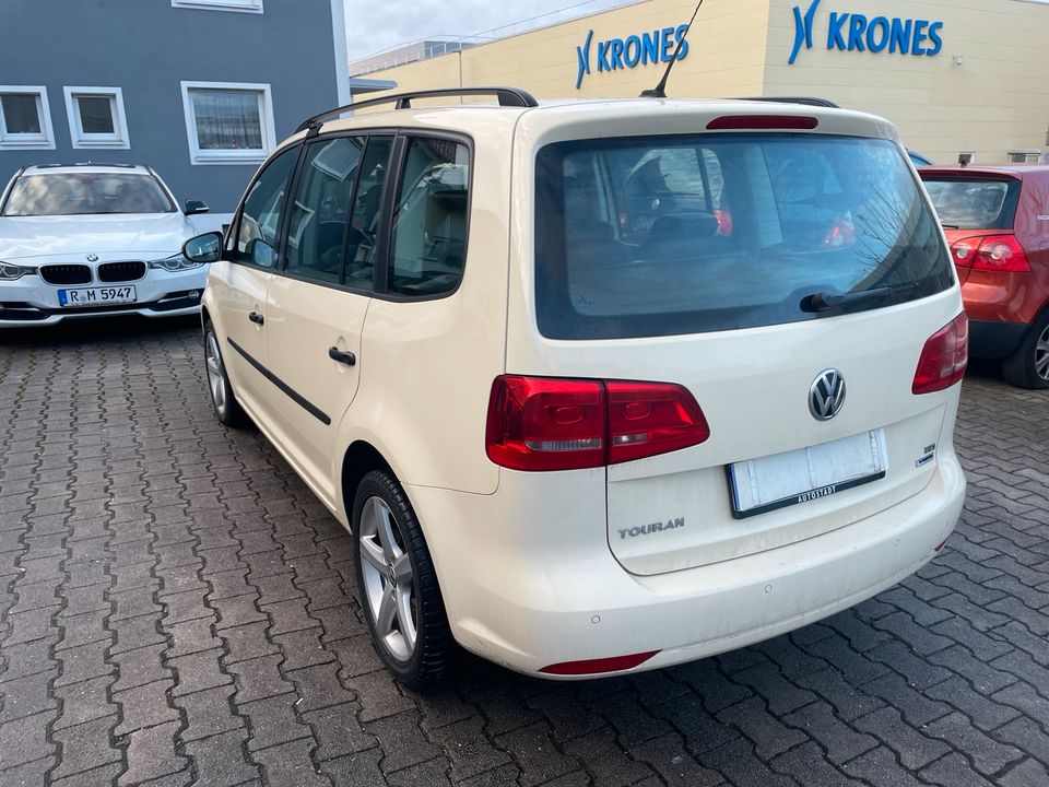 VW TOURAN 2,0 in Neutraubling