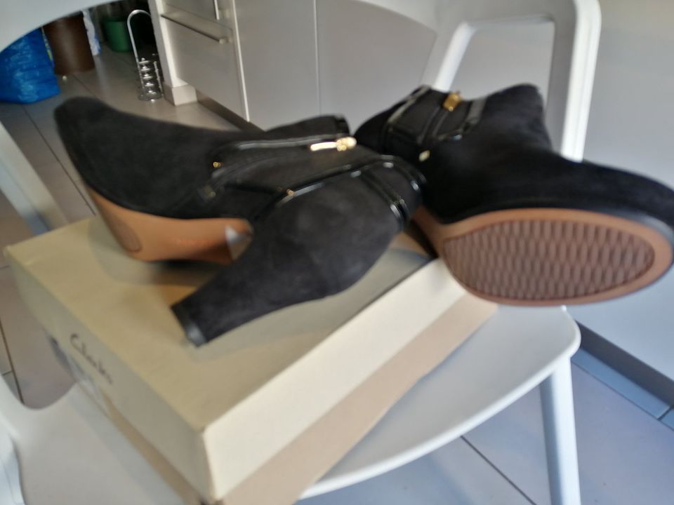 Stiefelette von Clarks, Chorus Lyrics in Hamm