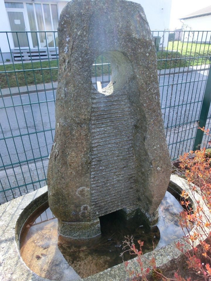 Brunnen aus Granit 2 tlg.  in sich geschlossenes System Wassersp in Oberzent
