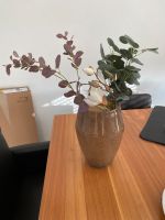 Braune große Vase mit deko Blumen Niedersachsen - Salzhausen Vorschau