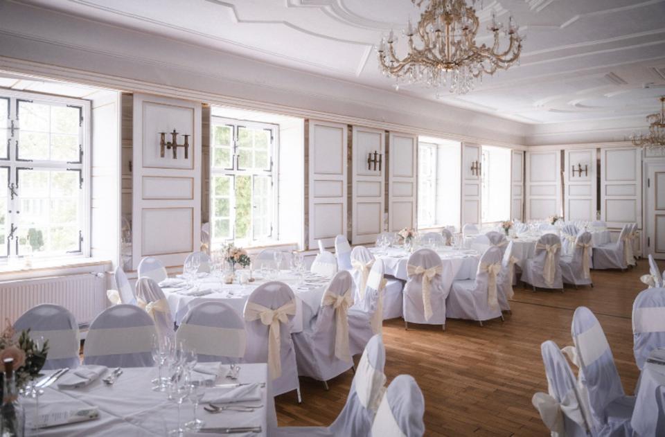 Satin Stuhlschleifen creme zur Hochzeit - Vermietung VERLEIH in Waging am See