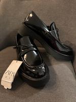 ZARA Lackmokassins hohe Sohle Schuhe Neu mit Etikett ungetragen Nordrhein-Westfalen - Bornheim Vorschau