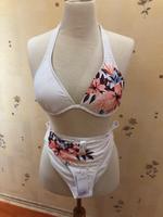 Lascana Bügel Bikini weiss 38 C Blumen neu Hessen - Trebur Vorschau