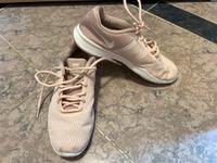 Nike Sportschuhe in Größe 38 Baden-Württemberg - Nagold Vorschau