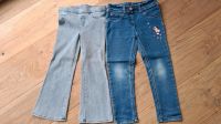 2 Sommerjeans Family u H&M 104 Minnie Maus u Schlaghose Nordrhein-Westfalen - Dinslaken Vorschau