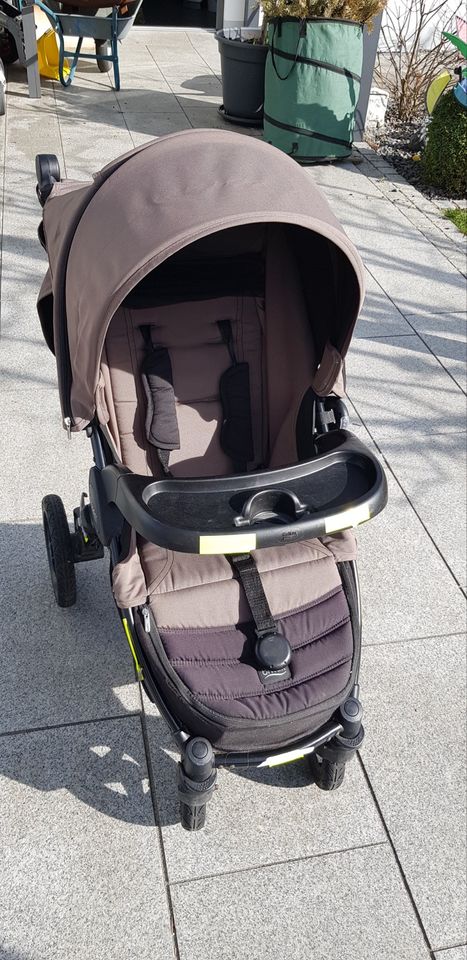 Britax B-Motion Buggy mit Babyschale in Abensberg