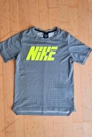 Nike Trikot Größe 140 *sehr guter Zustand* Hessen - Bickenbach Vorschau