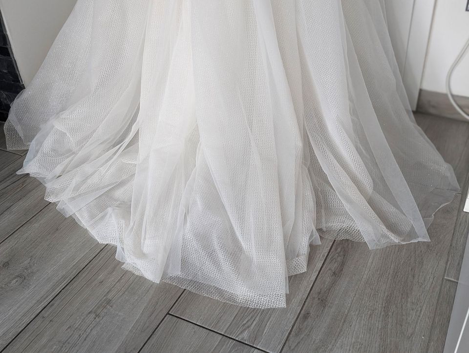 Hochzeitskleid - Monica Loretti Style 8104 in ivory - wie NEU in Bottrop