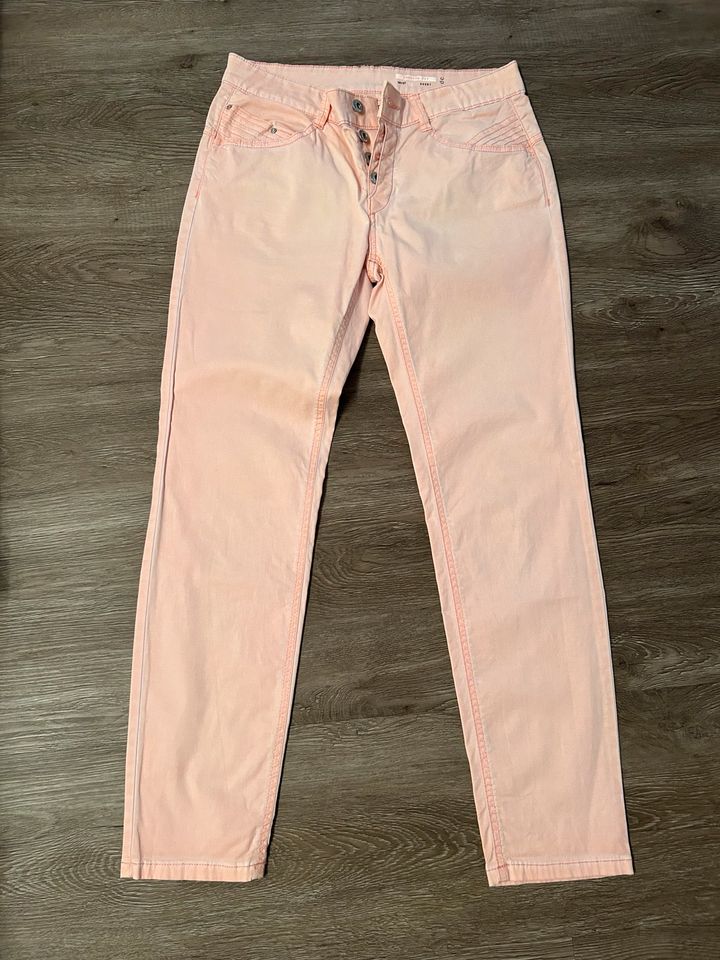 edc by Esprit Hose Fashion fit Gr. 36 short rosa in Hattersheim am Main