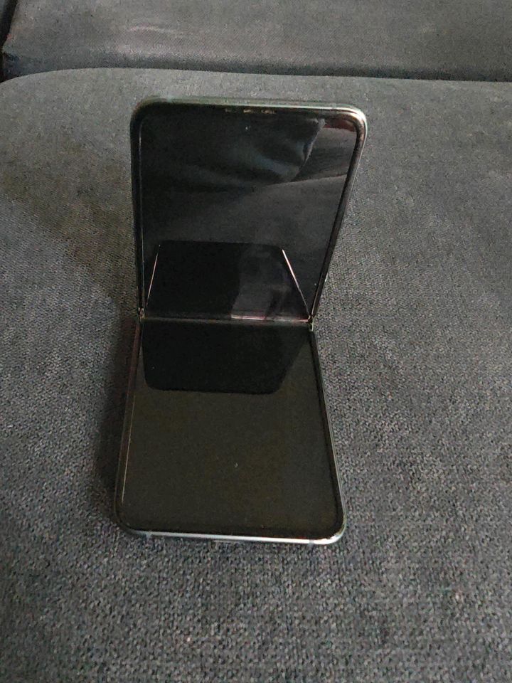 Samsung galaxy Z Flip 3 flip3 g5 128gb grün in Hannover