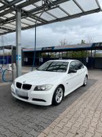 BMW E90 320i Alpinweiss Glasdach / Tempomat gepflegter Zustand Nordrhein-Westfalen - Iserlohn Vorschau