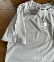 NIKE T Shirt grau Gr. M  140 146 Nordrhein-Westfalen - Moers Vorschau