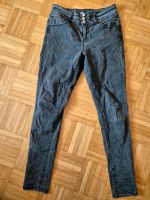 High Waist Jeans grau Gr. 38 Nordrhein-Westfalen - Soest Vorschau