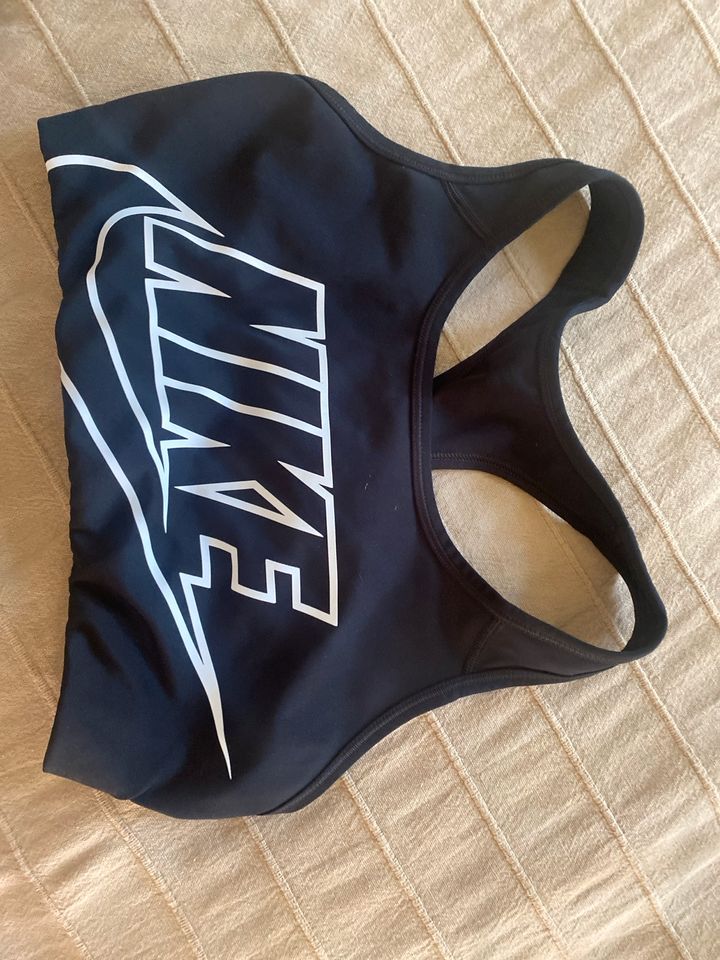 Nike Sport bustier Bikini Oberteil sportbikini Oberteil in Oberhausen