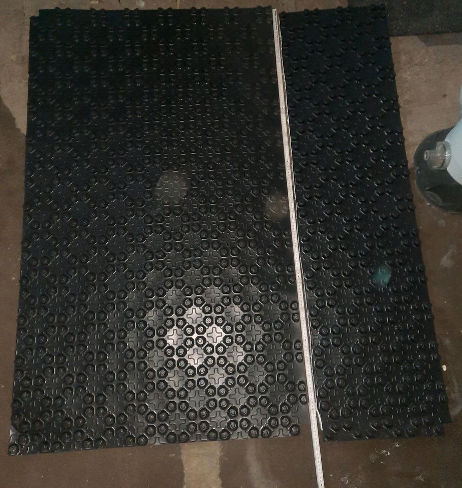 2 Noppenplatten für Fußbodenheizung in Oestrich-Winkel