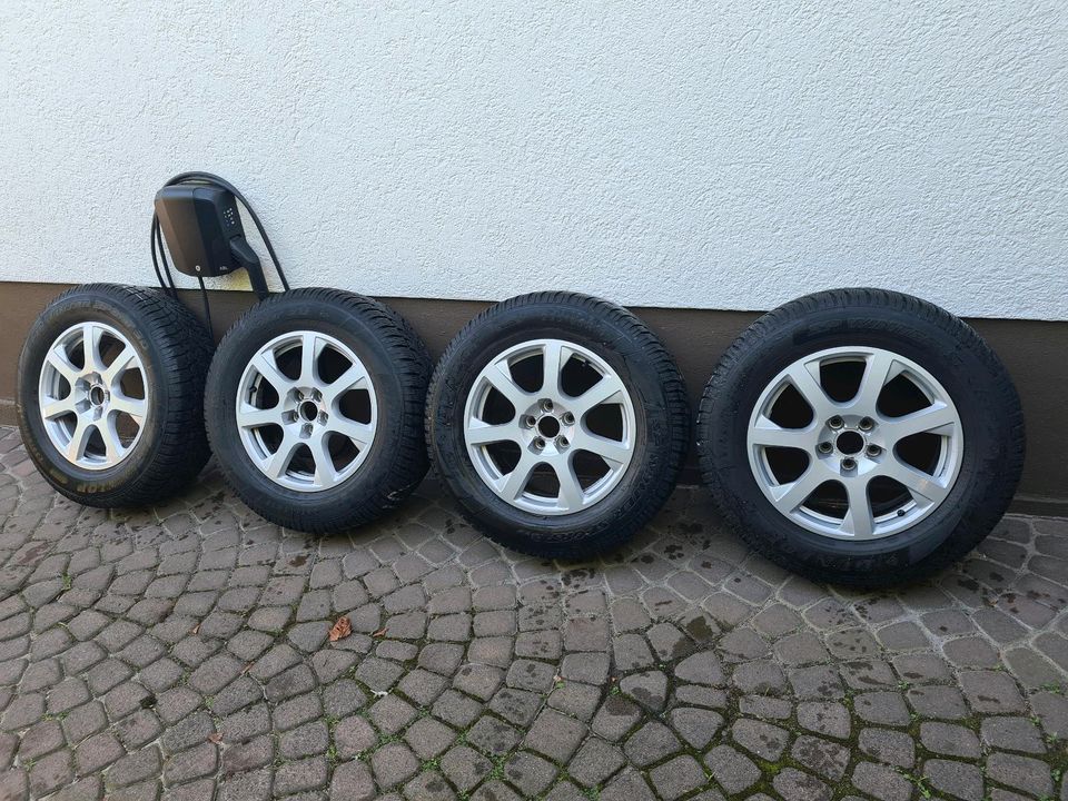 ☆ 4x Original Audi Felgen mit Winterreifen 17 Zoll in Niederdorfelden
